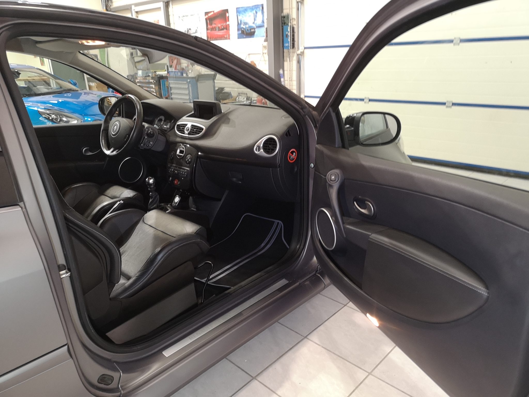 Baguette De Pavillon Droit Renault Clio 3 RS - Gris Makaha F60, Pièce Neuve D'origine