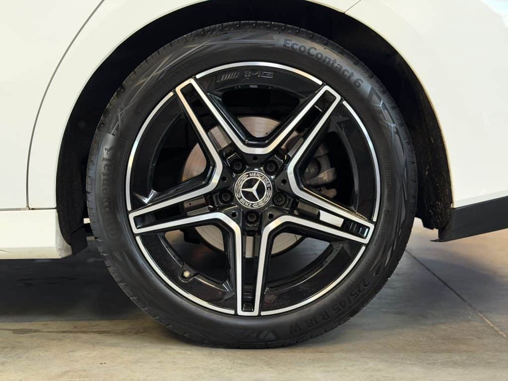 Mercedes_Cla200_315_15