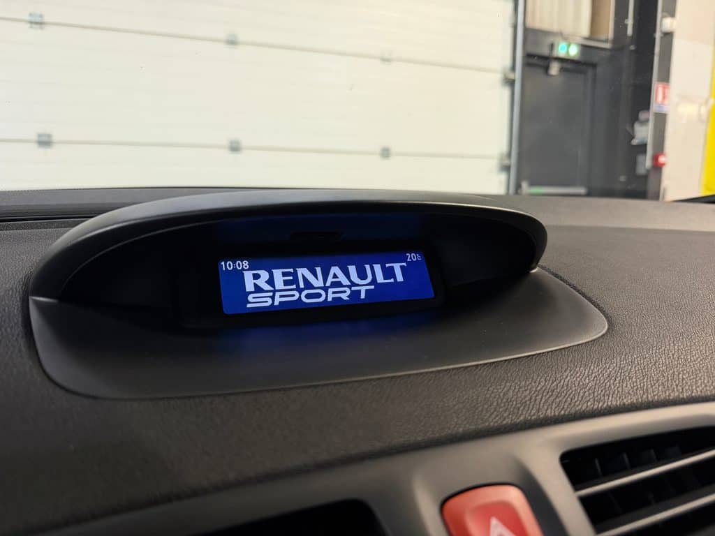 Renault_Megane_3_Trophy _30